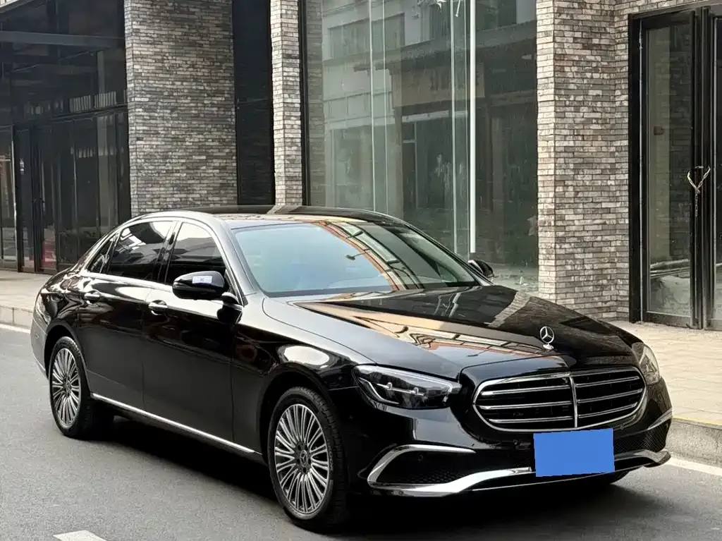 Mercedes-Benz E-Class — фото 4