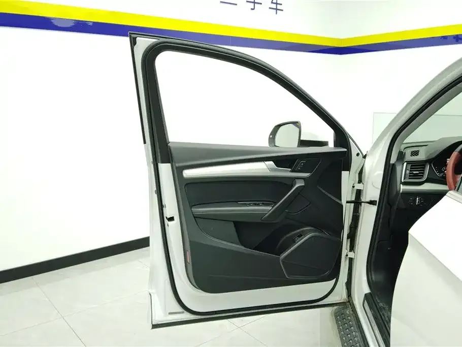 Audi Q5L 2021 из CN, фото 5