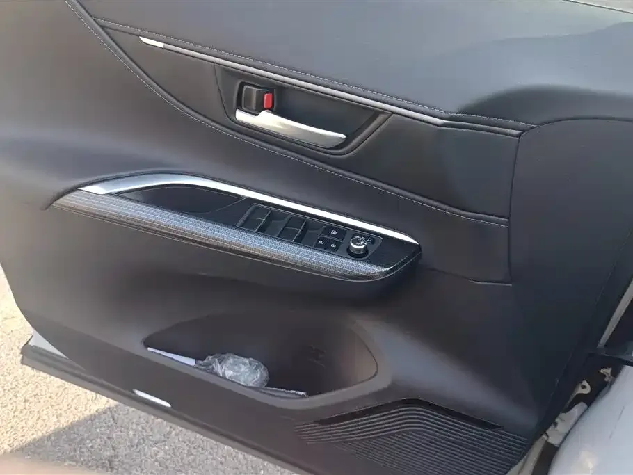 Toyota Venza 2023 из CN, фото 8