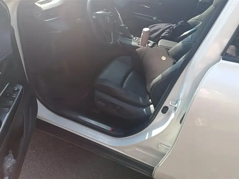 Toyota Venza 2023 из CN, фото 2
