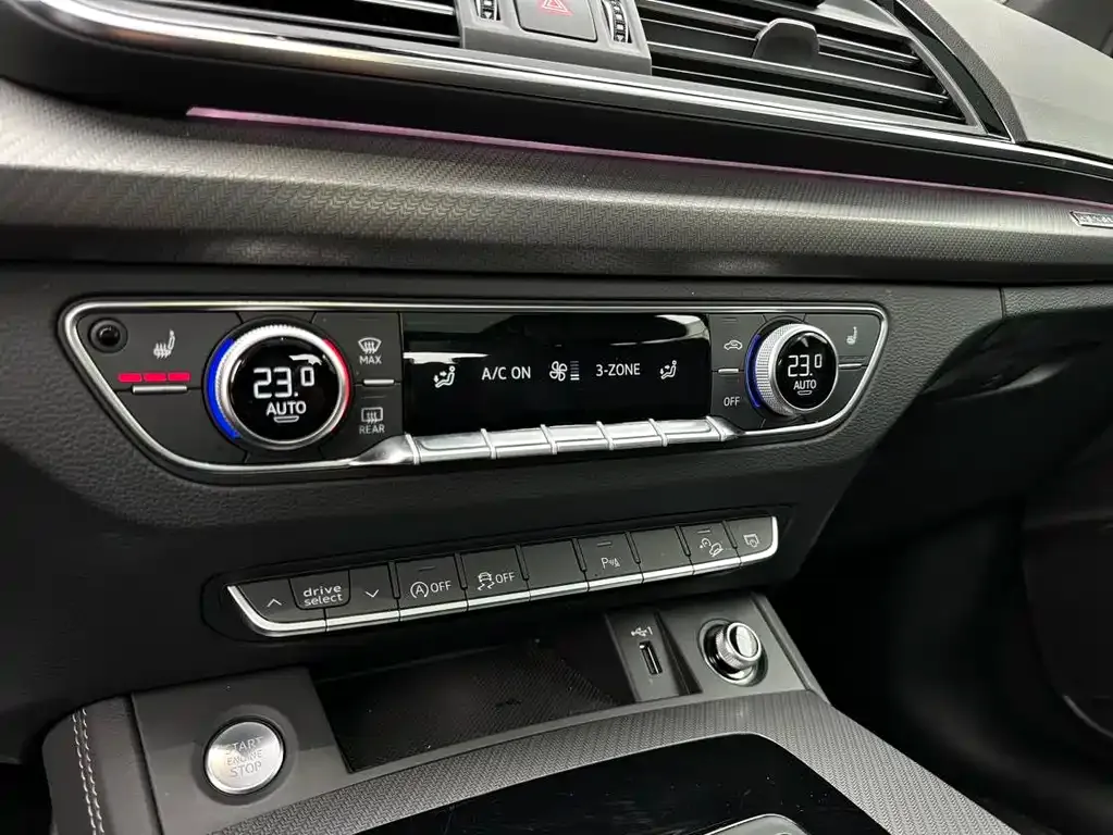 Audi Q5L 2023 из CN, фото 2