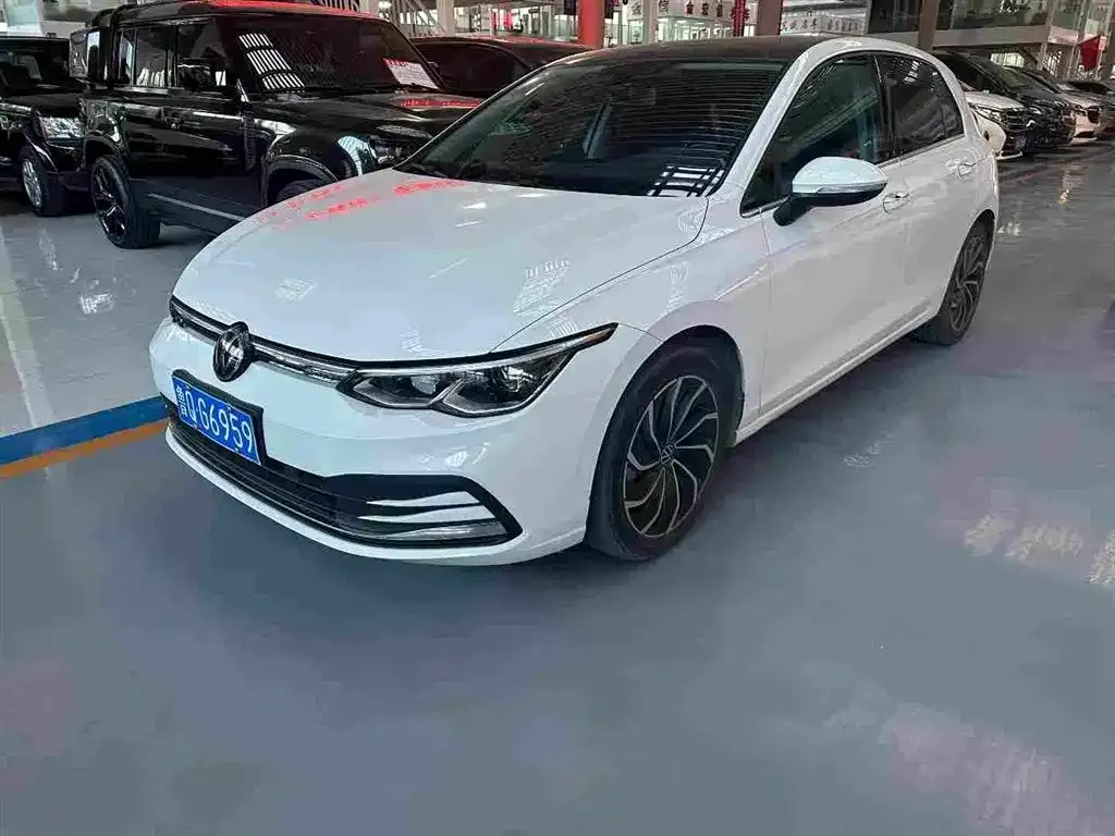 Volkswagen Golf 2023 из CN, фото 1
