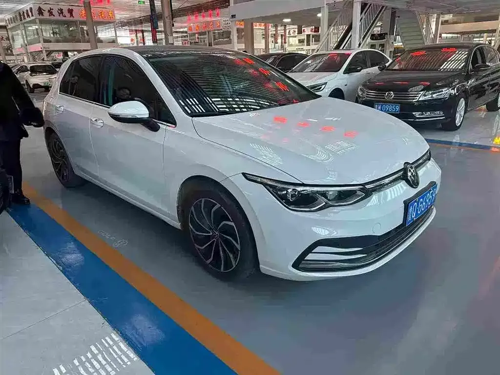 Volkswagen Golf 2023 из CN, фото 9