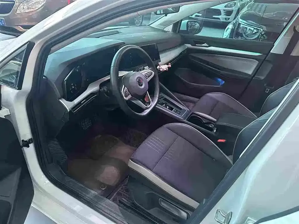 Volkswagen Golf 2023 из CN, фото 5