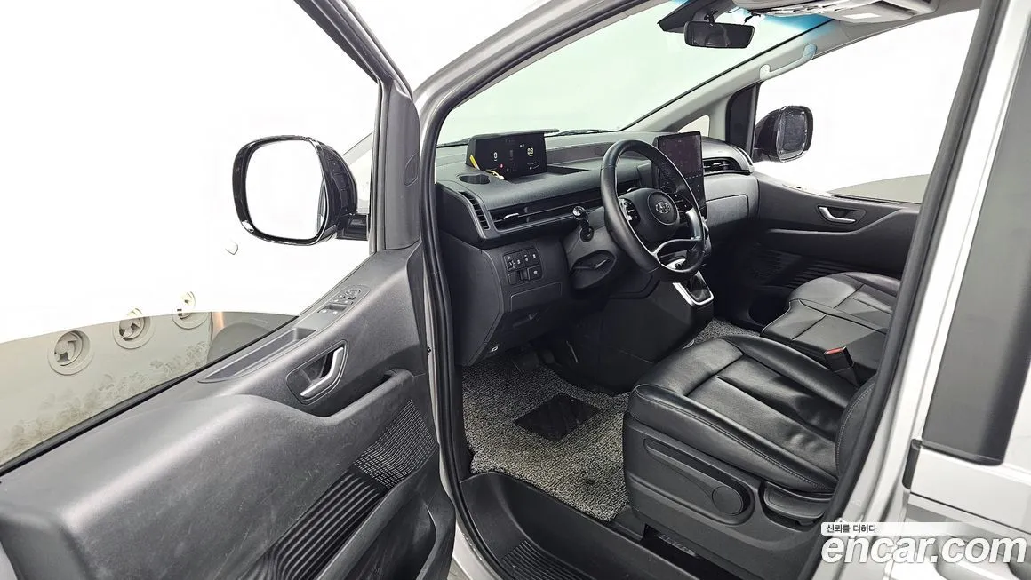 Hyundai Staria — фото 2