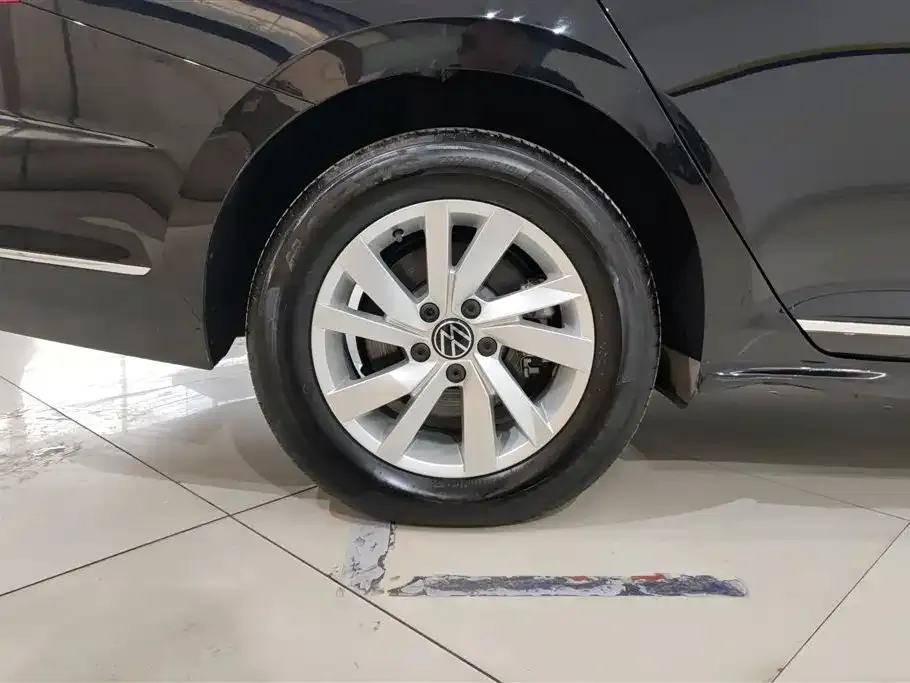 Volkswagen Passat 2023 из CN, фото 8