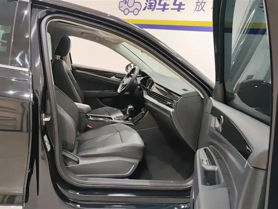 Volkswagen Passat 2023 из CN, фото 6
