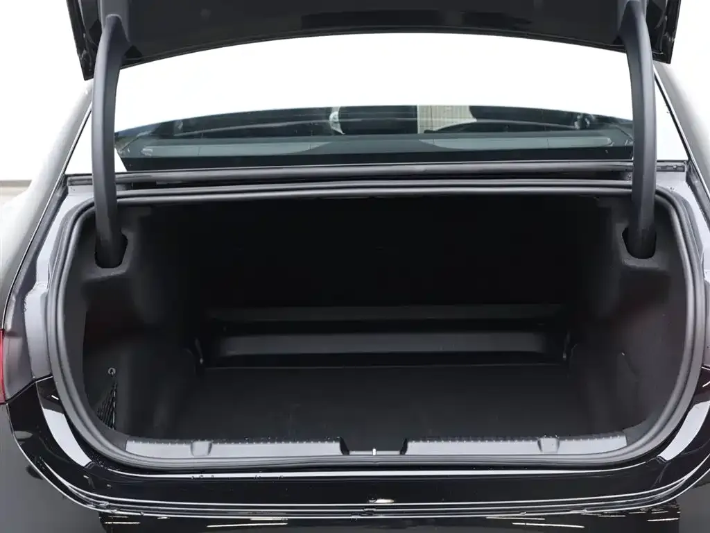 Mercedes-Benz EQE 2025 из CN, фото 9