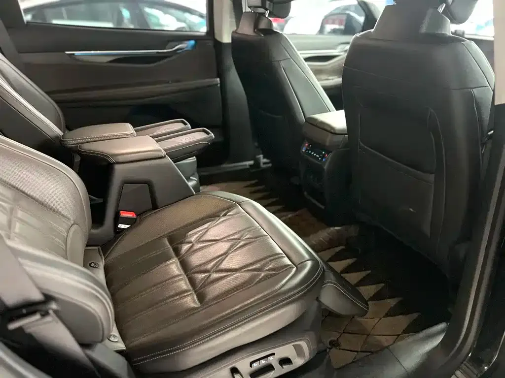 Ford Edge 2024 из CN, фото 10