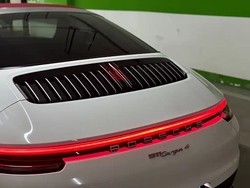 Porsche 911 2023 из CN, фото 6