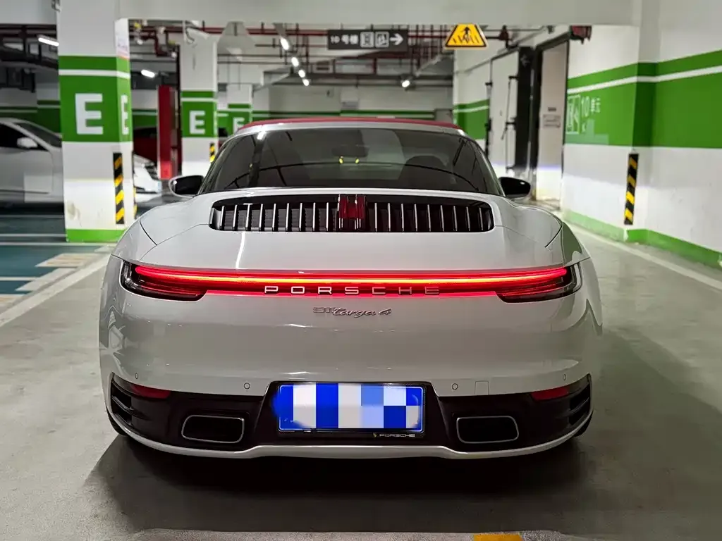 Porsche 911 2023 из CN, фото 10