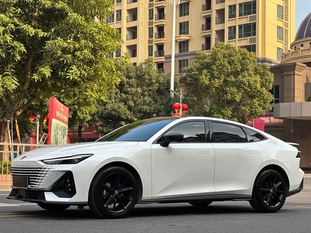 Changan UNI-V 2023 из CN, фото 1