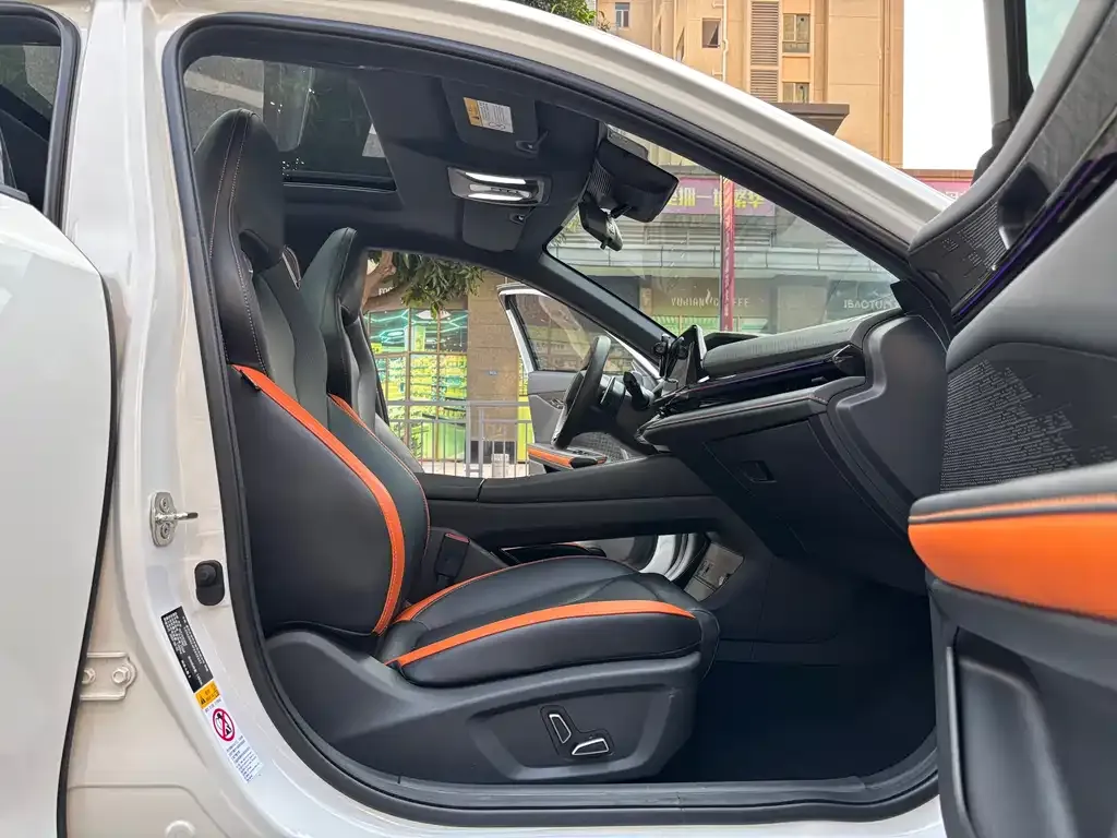 Changan UNI-V 2023 из CN, фото 3