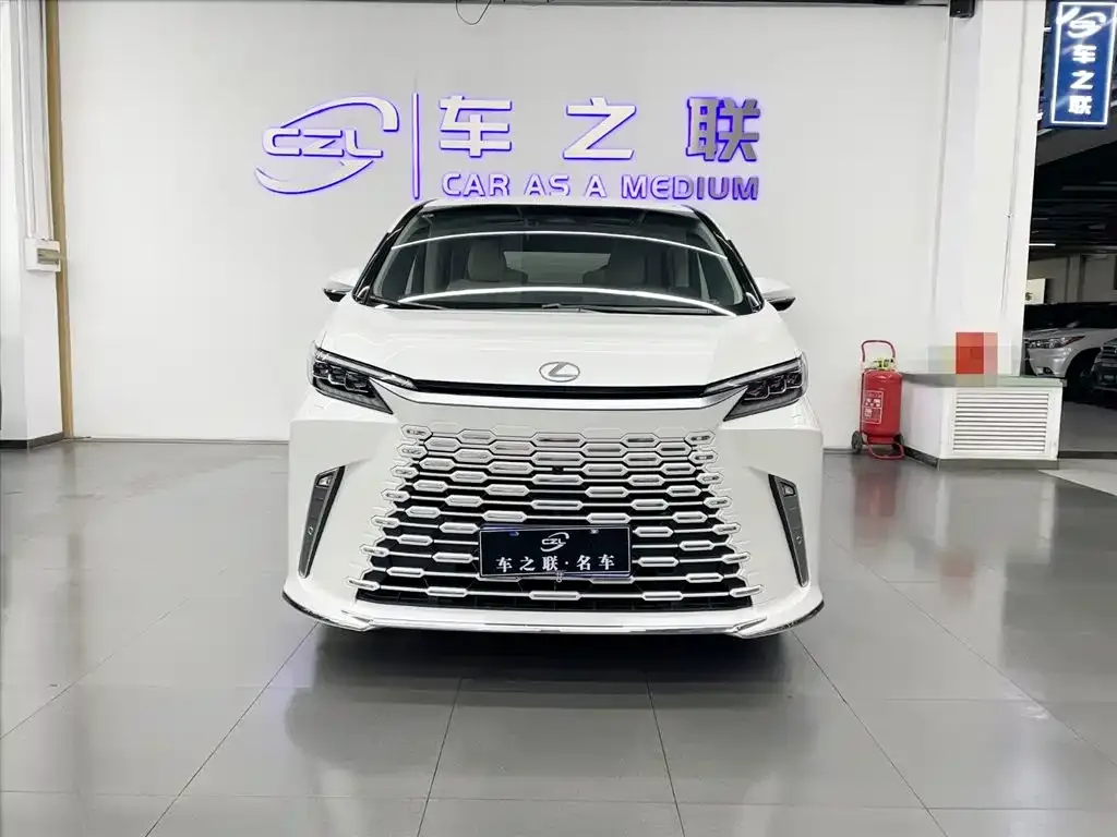 Lexus LM 2025 из CN, фото 3