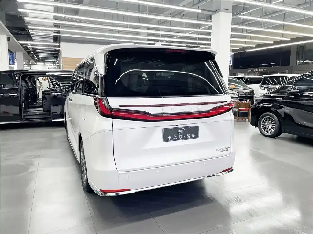 Lexus LM 2025 из CN, фото 8