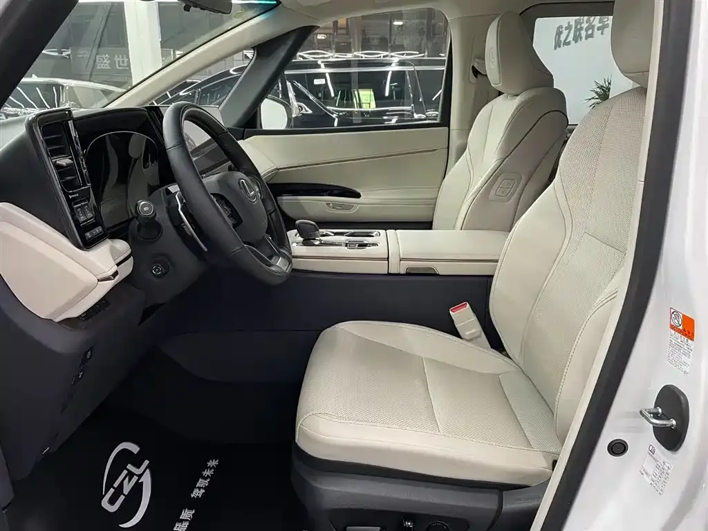 Lexus LM 2025 из CN, фото 7