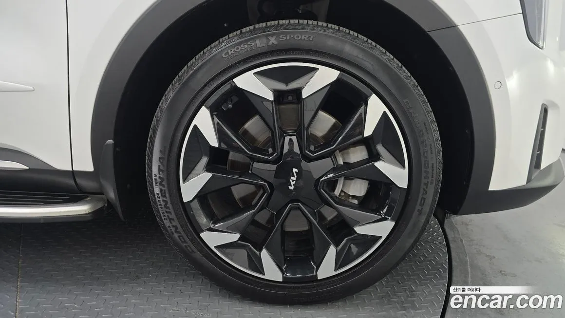 Kia Sorento — фото 7