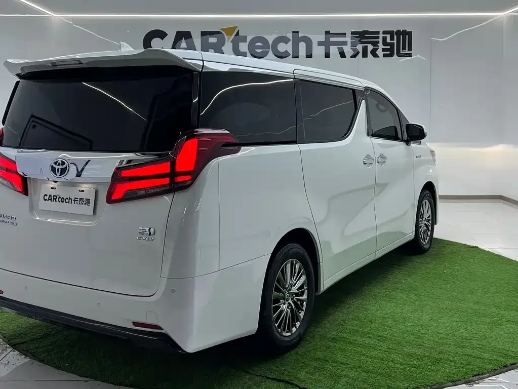 Toyota Alphard 2022 из CN, фото 10
