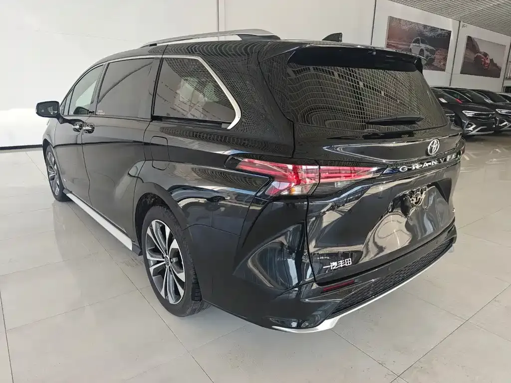 Toyota Granvia 2025 из CN, фото 6