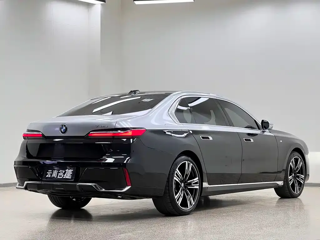 BMW 7 Series 2025 из CN, фото 7