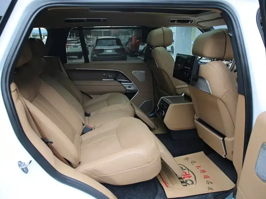 Land Rover Range Rover 2024 из CN, фото 2