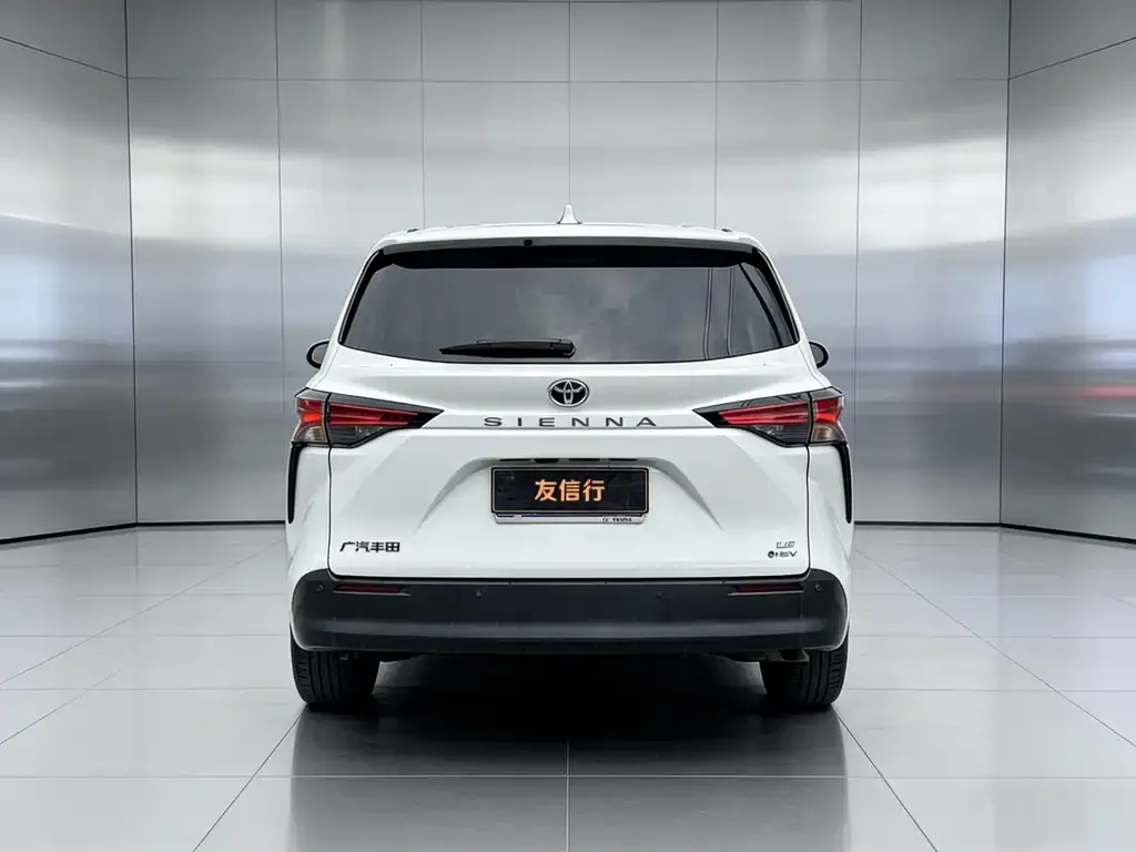 Toyota Sienna 2025 из CN, фото 2