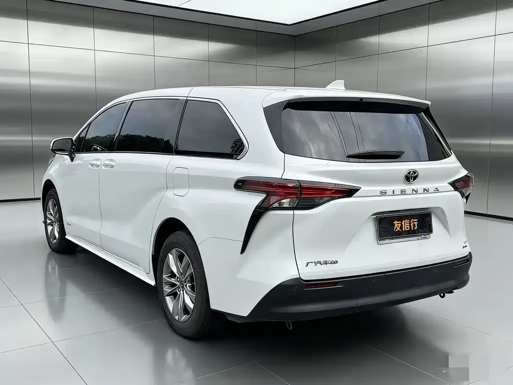 Toyota Sienna 2025 из CN, фото 3
