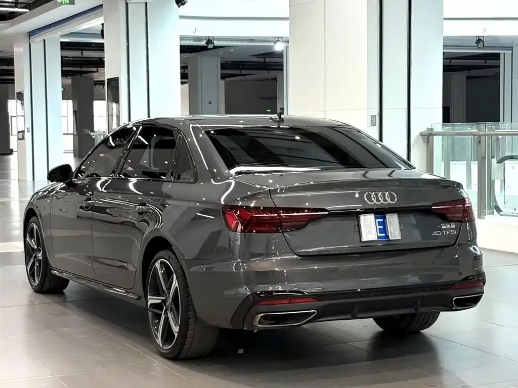 Audi A4L 2024 из CN, фото 2