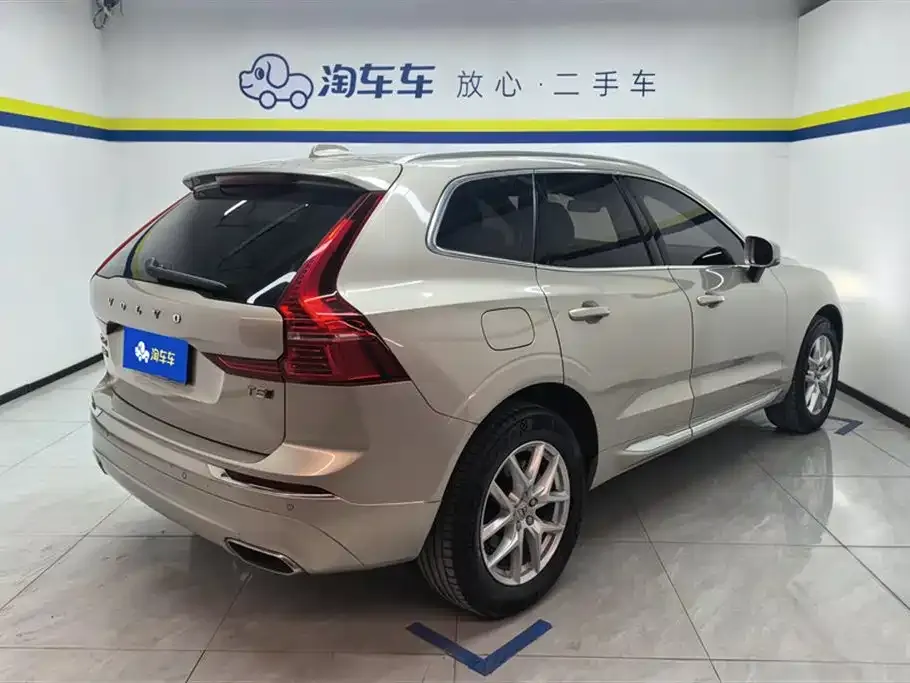 Volvo XC60 — фото 7
