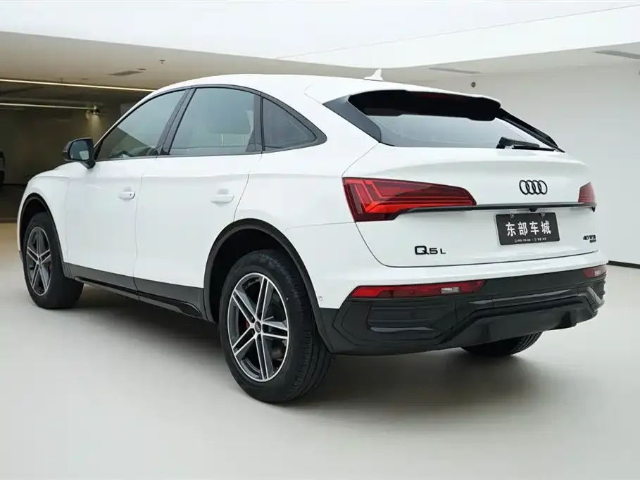 Audi Q5L Sportback — фото 4