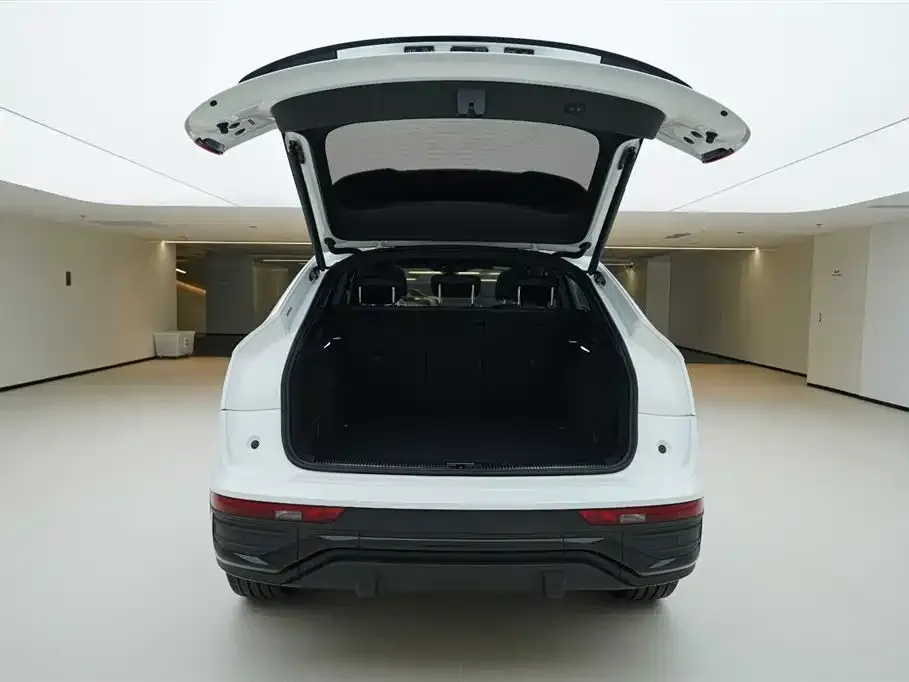 Audi Q5L Sportback — фото 2
