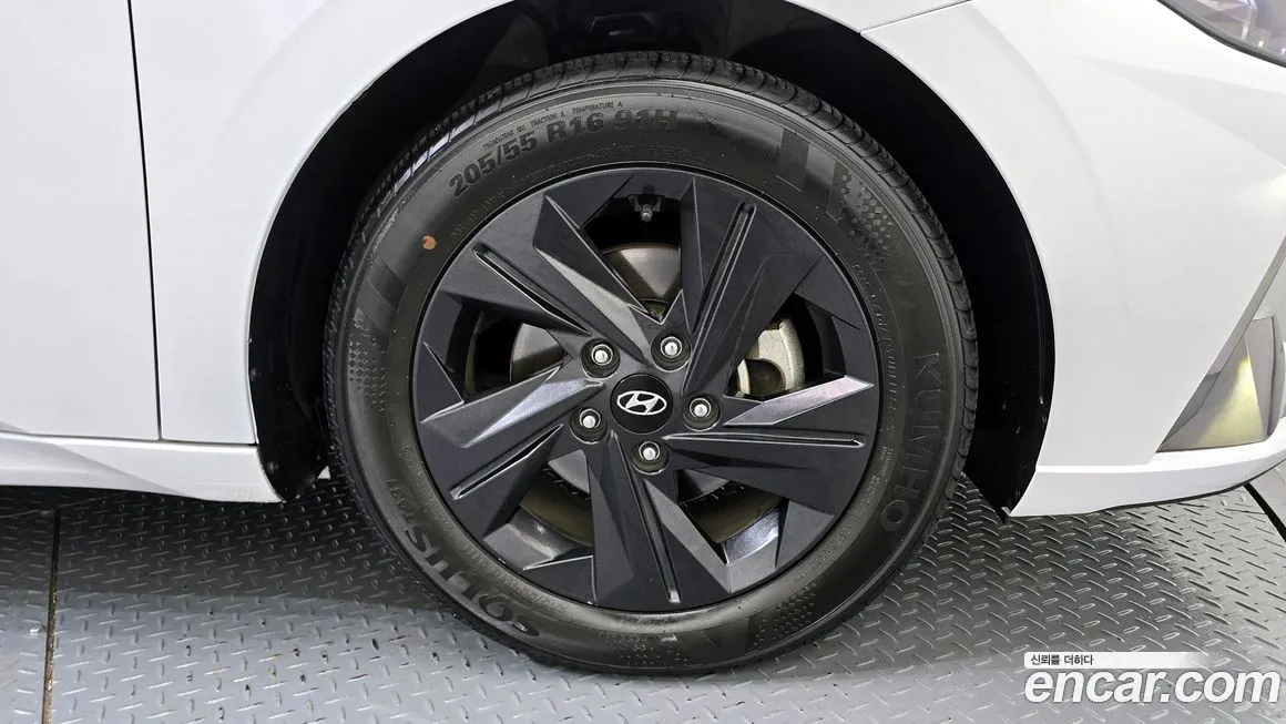 Hyundai AVANTE 2021 из KR, фото 2