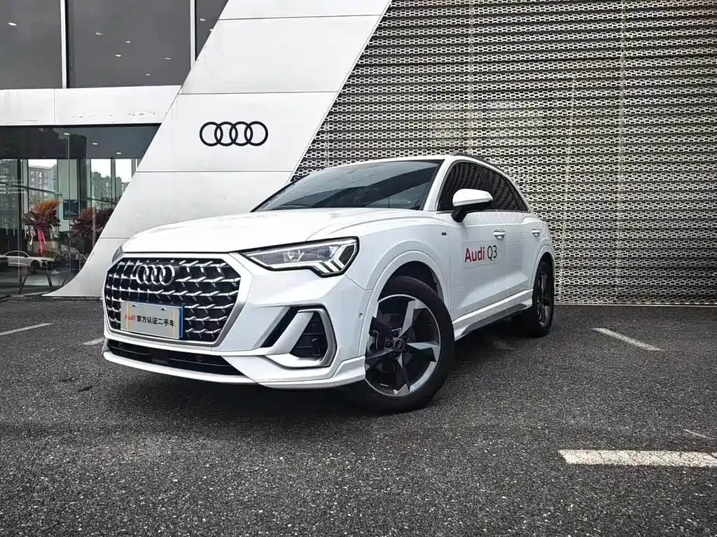 Audi Q3 2023 из CN, фото 1