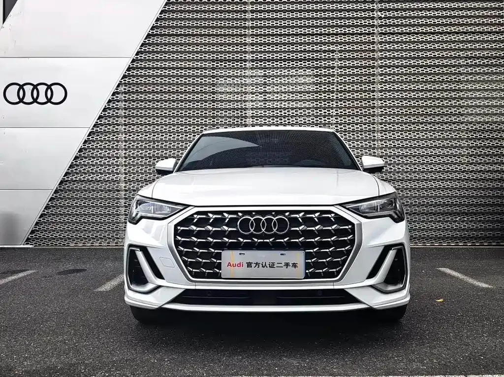 Audi Q3 2023 из CN, фото 10