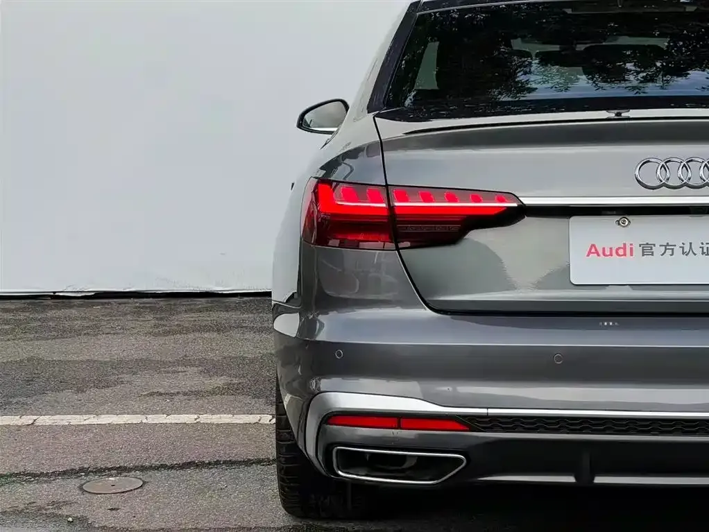 Audi A4L 2023 из CN, фото 4