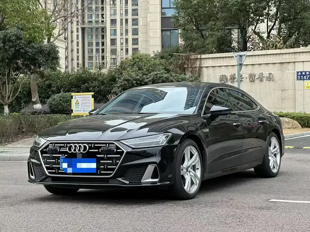 Audi A7L 2023 из CN, фото 1