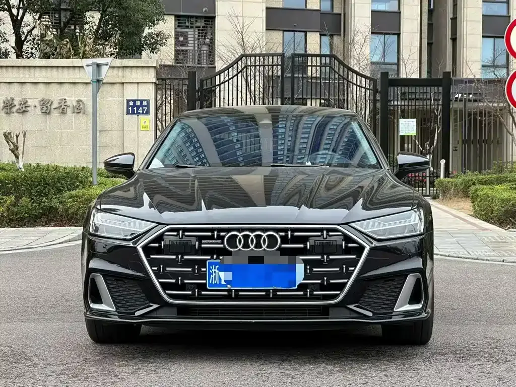 Audi A7L 2023 из CN, фото 4