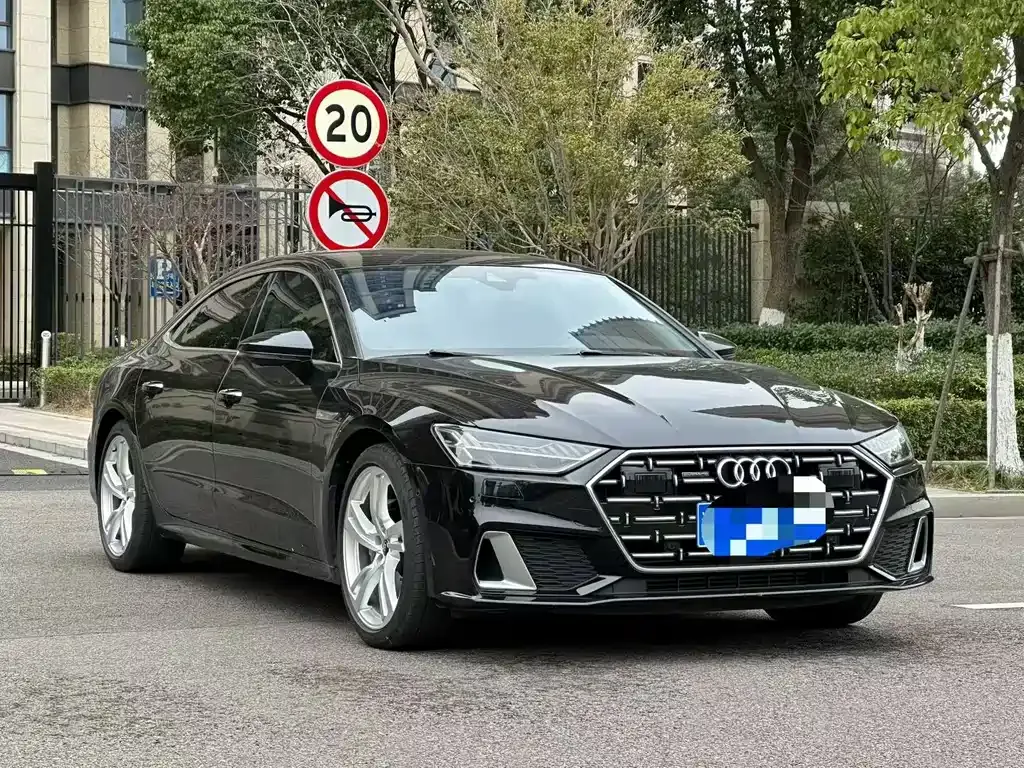 Audi A7L 2023 из CN, фото 8