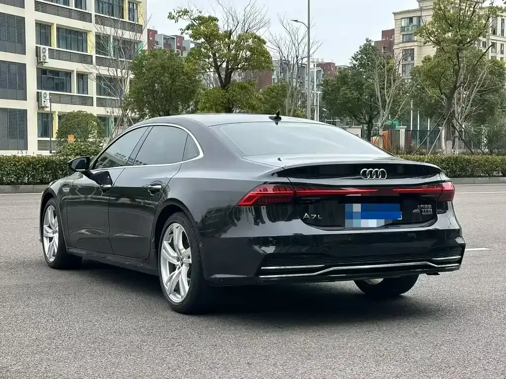 Audi A7L 2023 из CN, фото 7