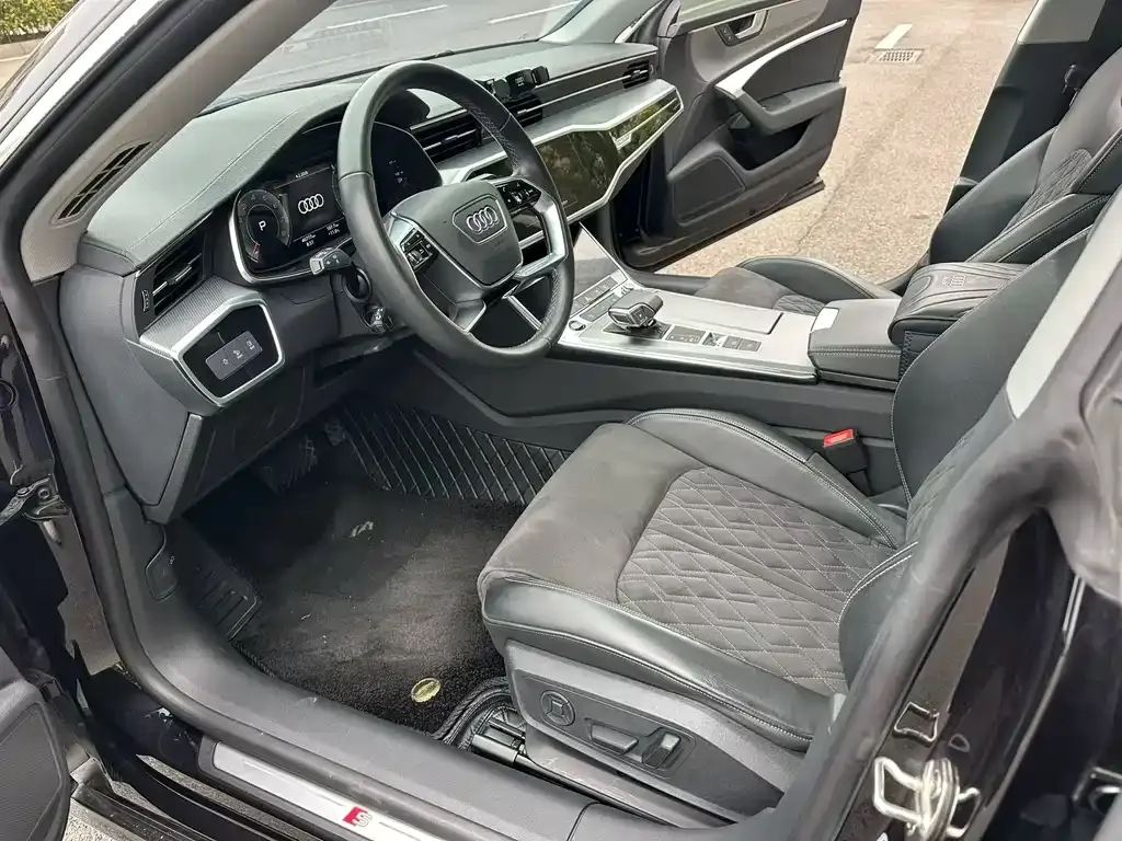 Audi A7L 2023 из CN, фото 5