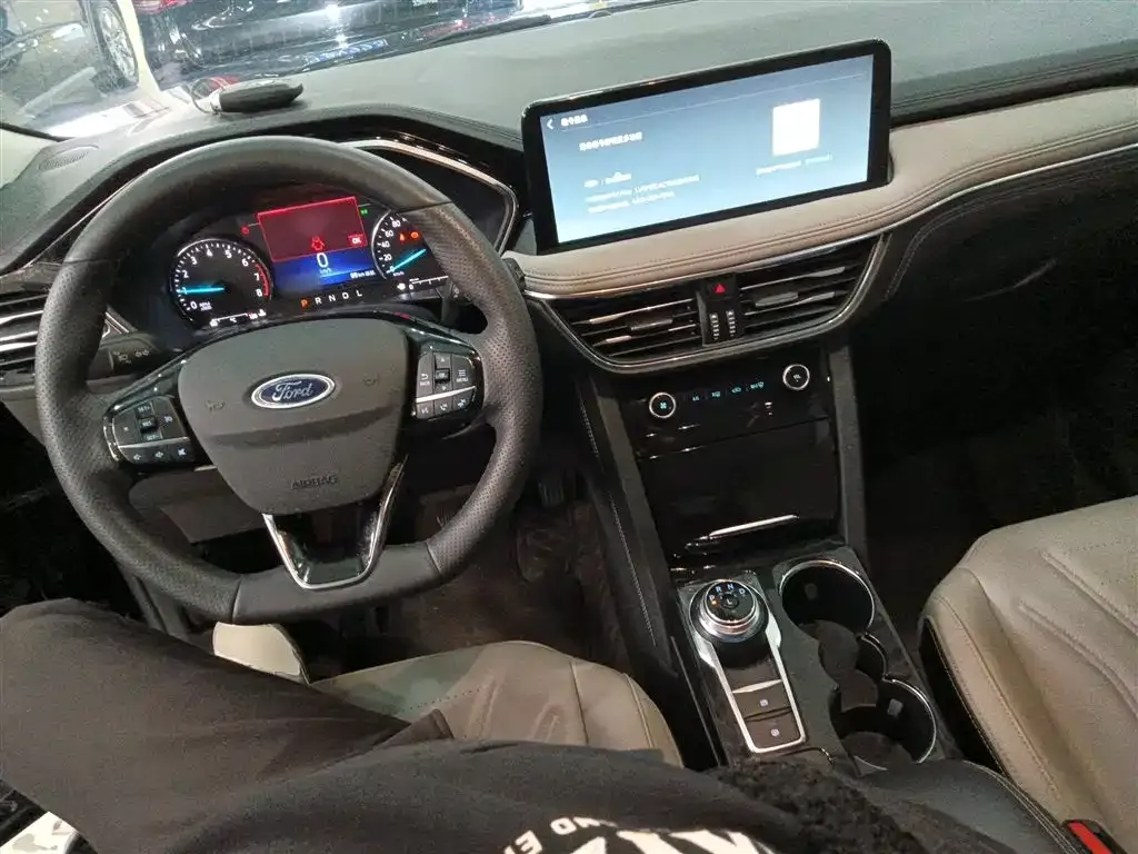 Ford Escape 2024 из CN, фото 4
