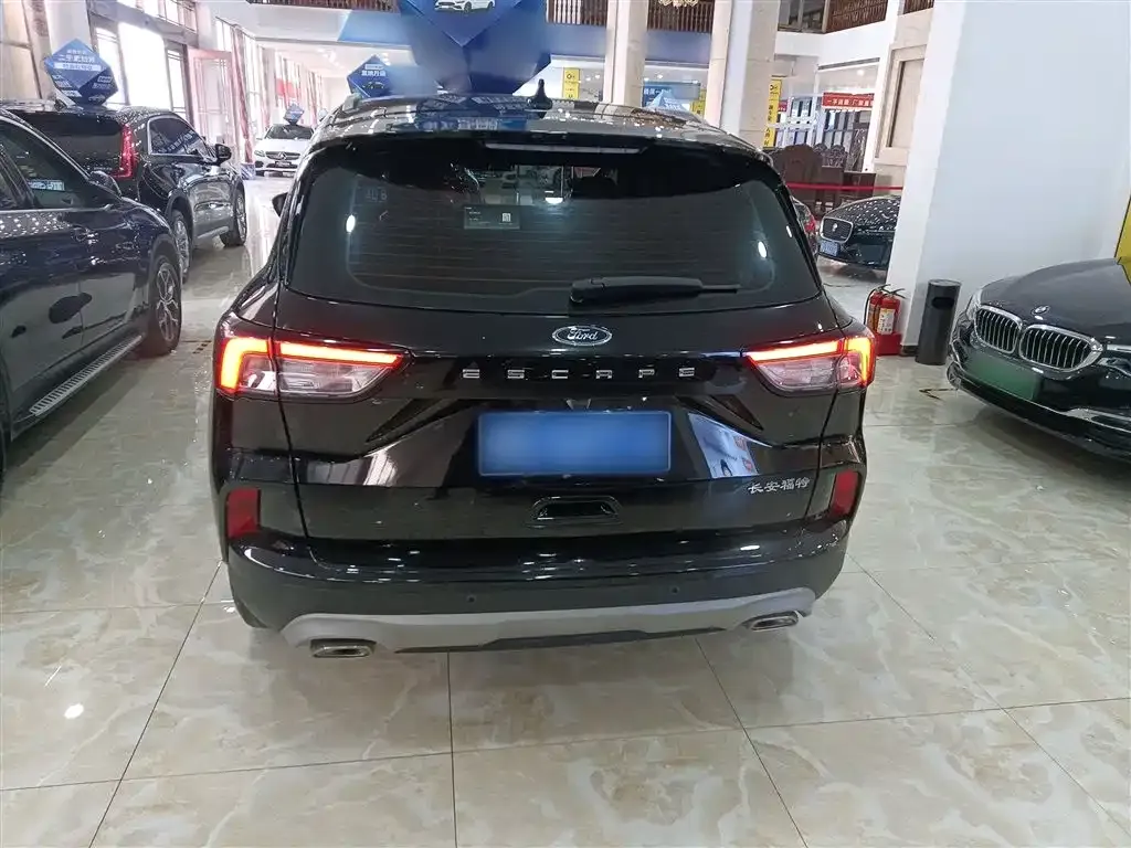Ford Escape 2024 из CN, фото 2