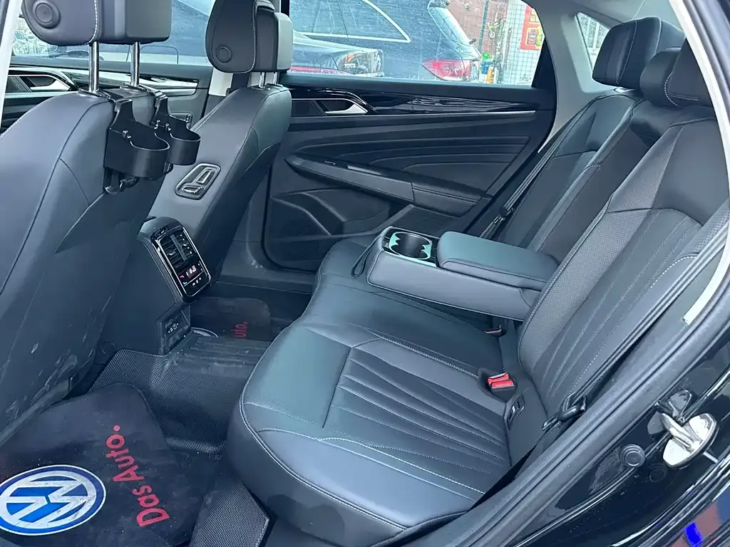 Volkswagen Passat 2025 из CN, фото 5