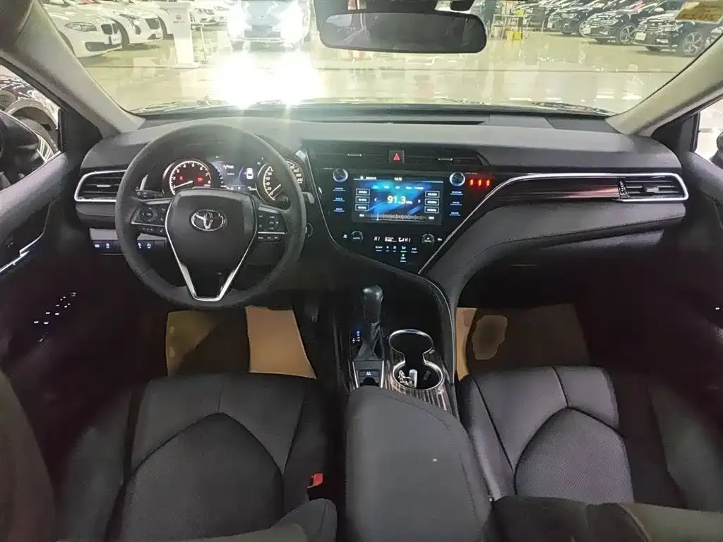 Toyota Camry 2021 из CN, фото 2