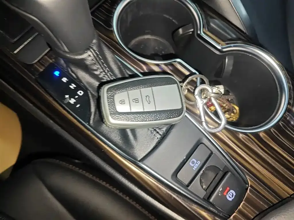 Toyota Camry 2021 из CN, фото 10