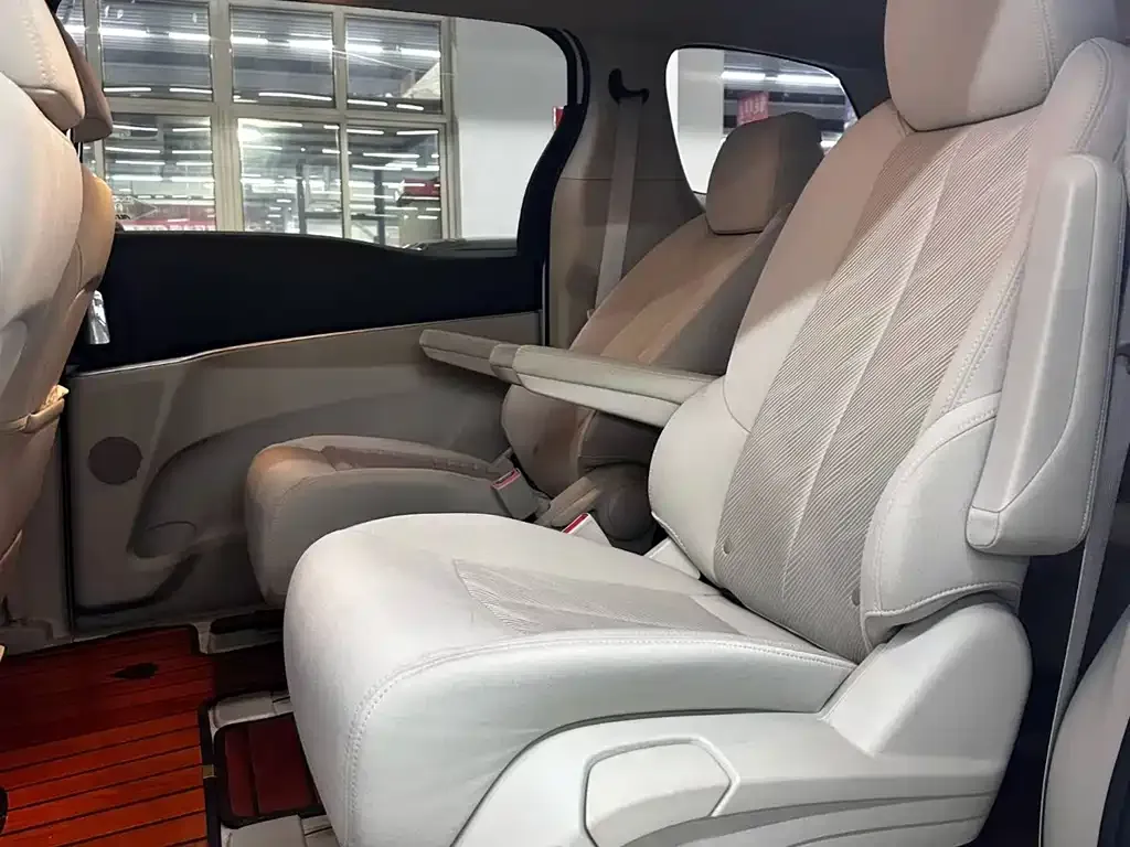 Buick GL8 2024 из CN, фото 8