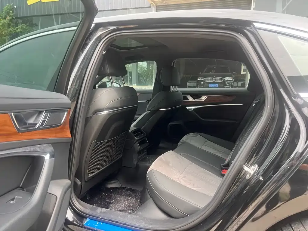 Audi A6L 2024 из CN, фото 8