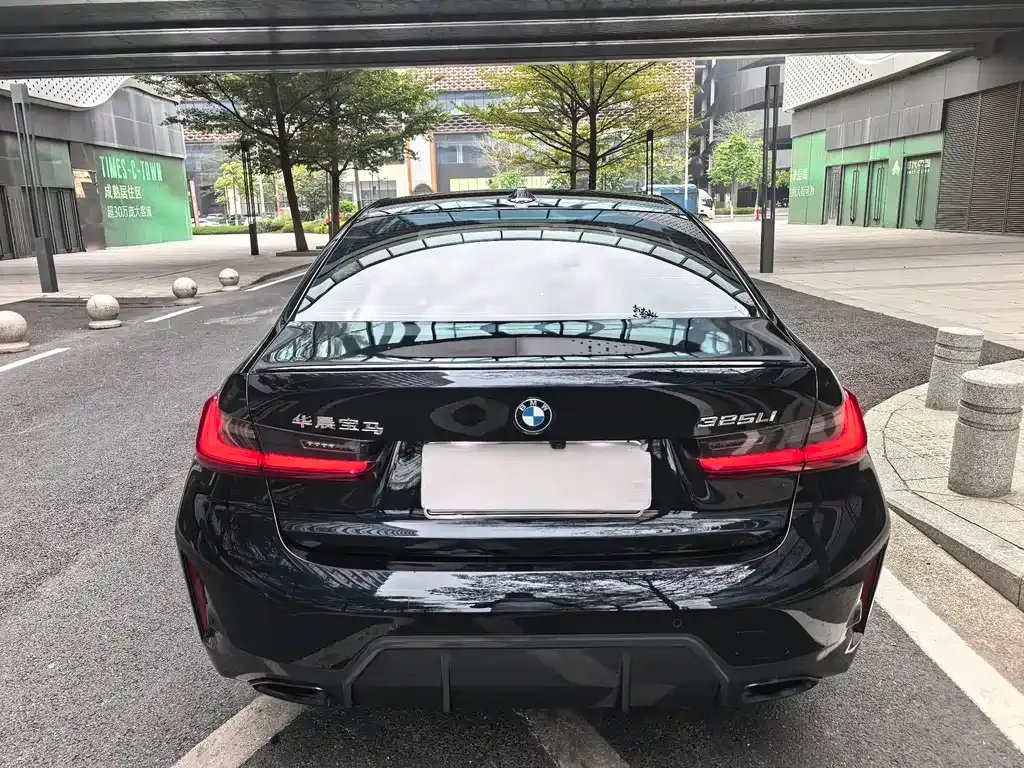 BMW 3 Series 2024 из CN, фото 9