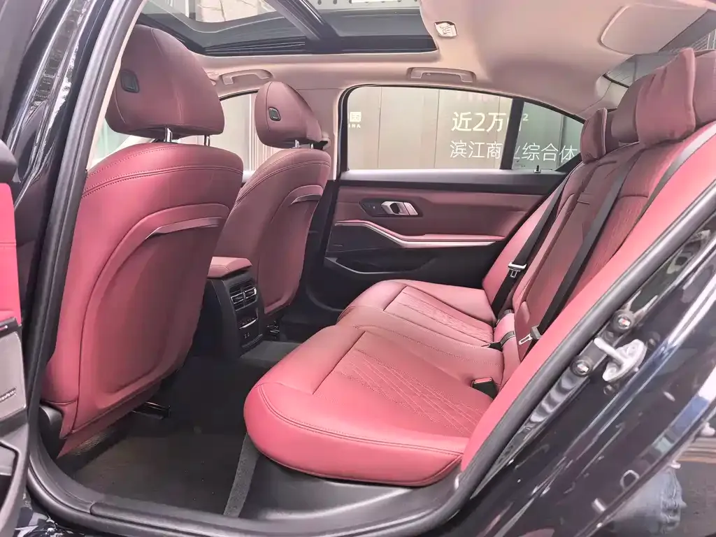 BMW 3 Series 2024 из CN, фото 3