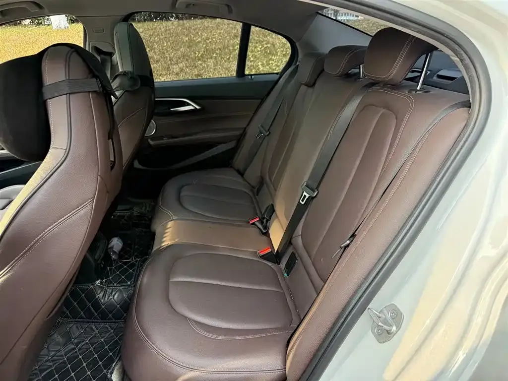 BMW 1 Series 2021 из CN, фото 7